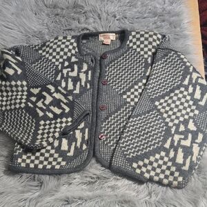 Geometric Patterned Gray Sweater.          #01